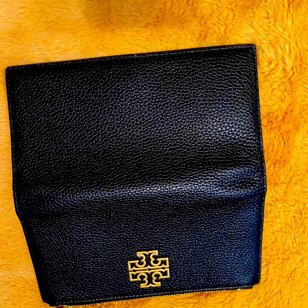 TORY BURCH WALLET NEW